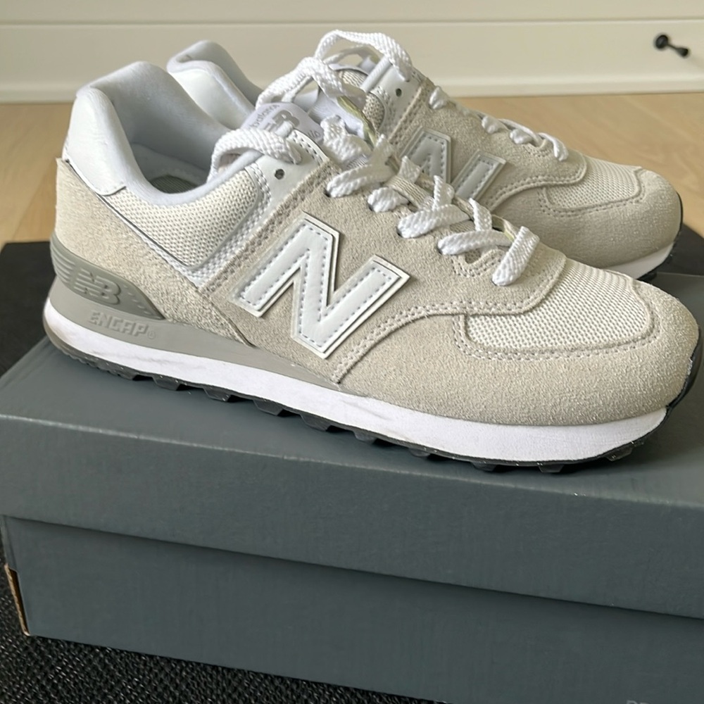 New Balance Women's Sneakers in White and Gray